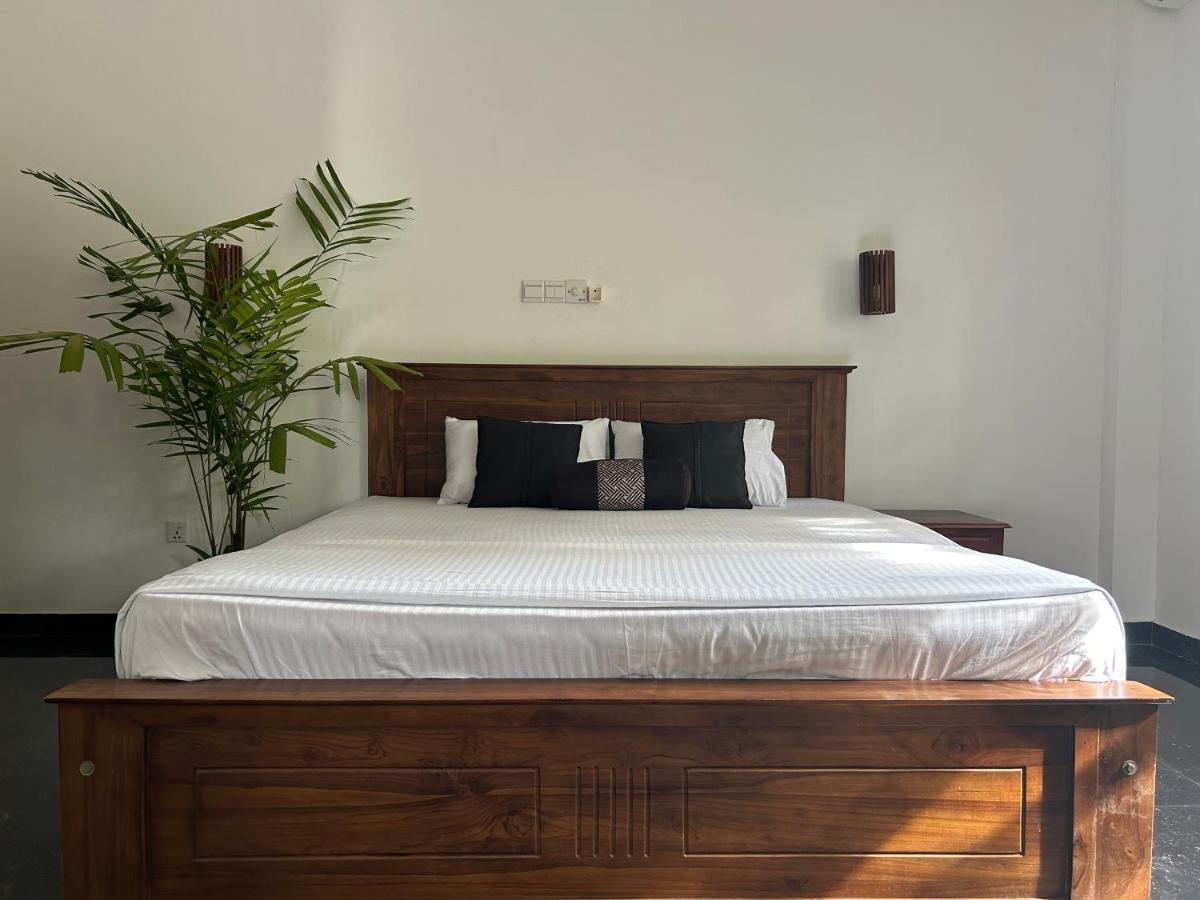 Why Not Mansion Hostel Habaraduwa ภายนอก รูปภาพ