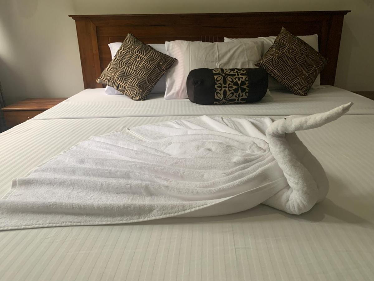 Why Not Mansion Hostel Habaraduwa ภายนอก รูปภาพ
