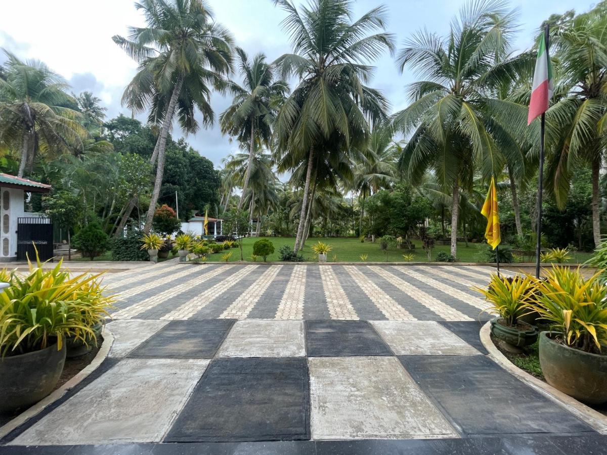Why Not Mansion Hostel Habaraduwa ภายนอก รูปภาพ